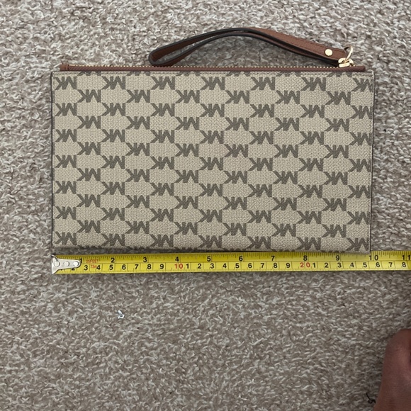 Clutch - Picture 5 of 5